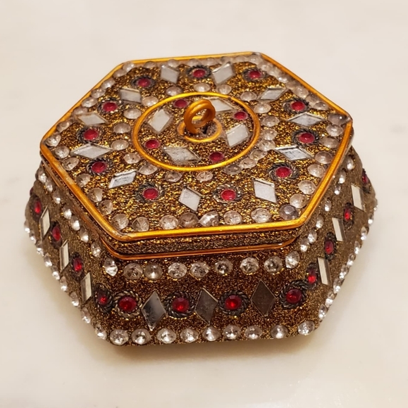 Set of 3 Gold/Red/Silver Sparkly Vintage Trinket Boxes - Picture 5 of 9